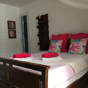 Appartement Bleu Lagon Dans Résidence Avec Piscine, Le Gosier (Grande-Terre)
